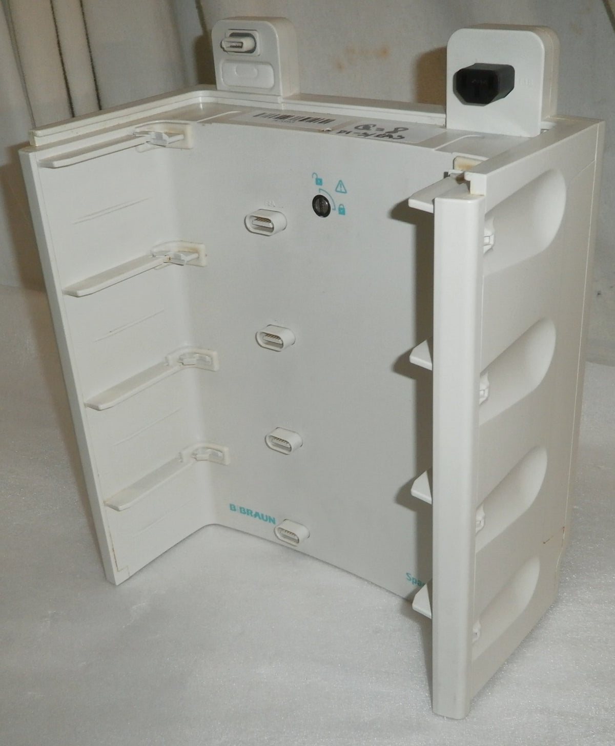 B BRAUN SPACE STATION 8713140 DOCKING STATION WITHOUT HEAD