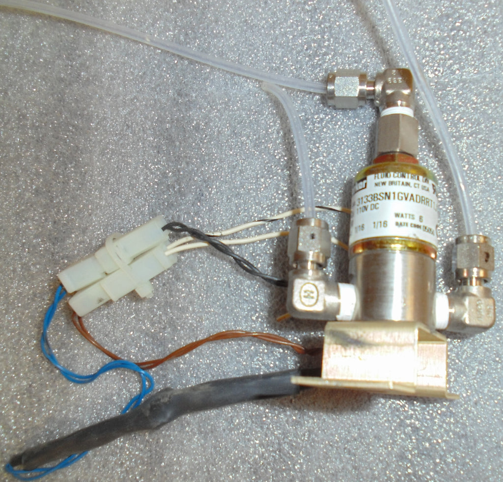 3 WAY PARKER GENERAL PURPOSE SOLENOID VALVE ONE 2490-C3-0231 12V AND 5 249014-0