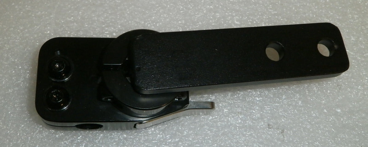 ONE QUANTUM MOUNT AND 2 PADS WITH RODS PERFECT CONDITION AS PHOTO