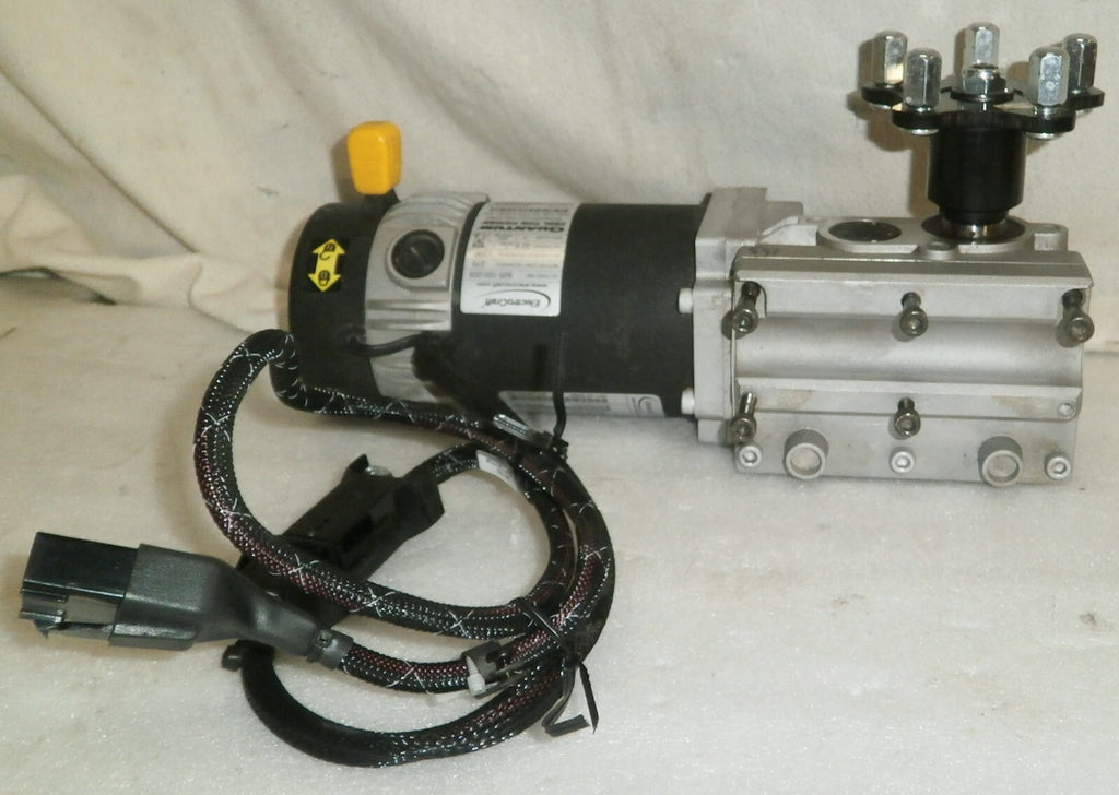TWO QUANTUM 2016 MOTORS 925-101-006 925-101-005 MOTORS