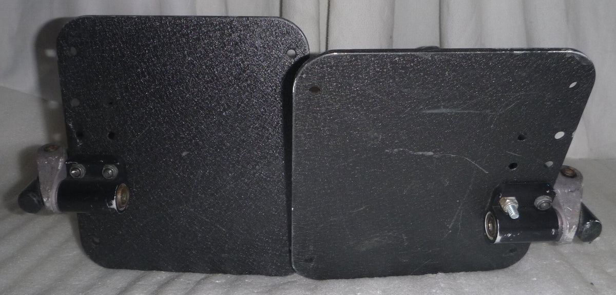 SET OF WHEELCHAIR FOOT REST GOOD CONDITION WITH MOUNT PLATES DIMENSION AS PHOTO