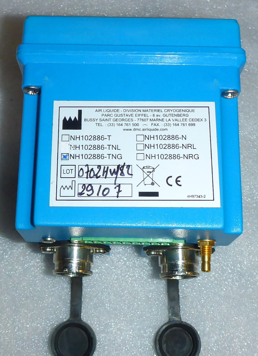2 of nh102886-TNG AND 2 OF N102887-C AIR LIQUID PARTS AS PHOTO USED GOOD CONDIT