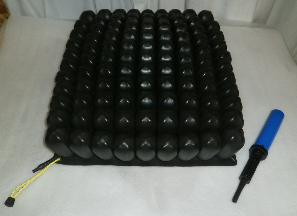 ROHO 20X16.5X4.25 WHEELCHAIR CUSHION GOOD CONDITION WITH COVER AND PUMP