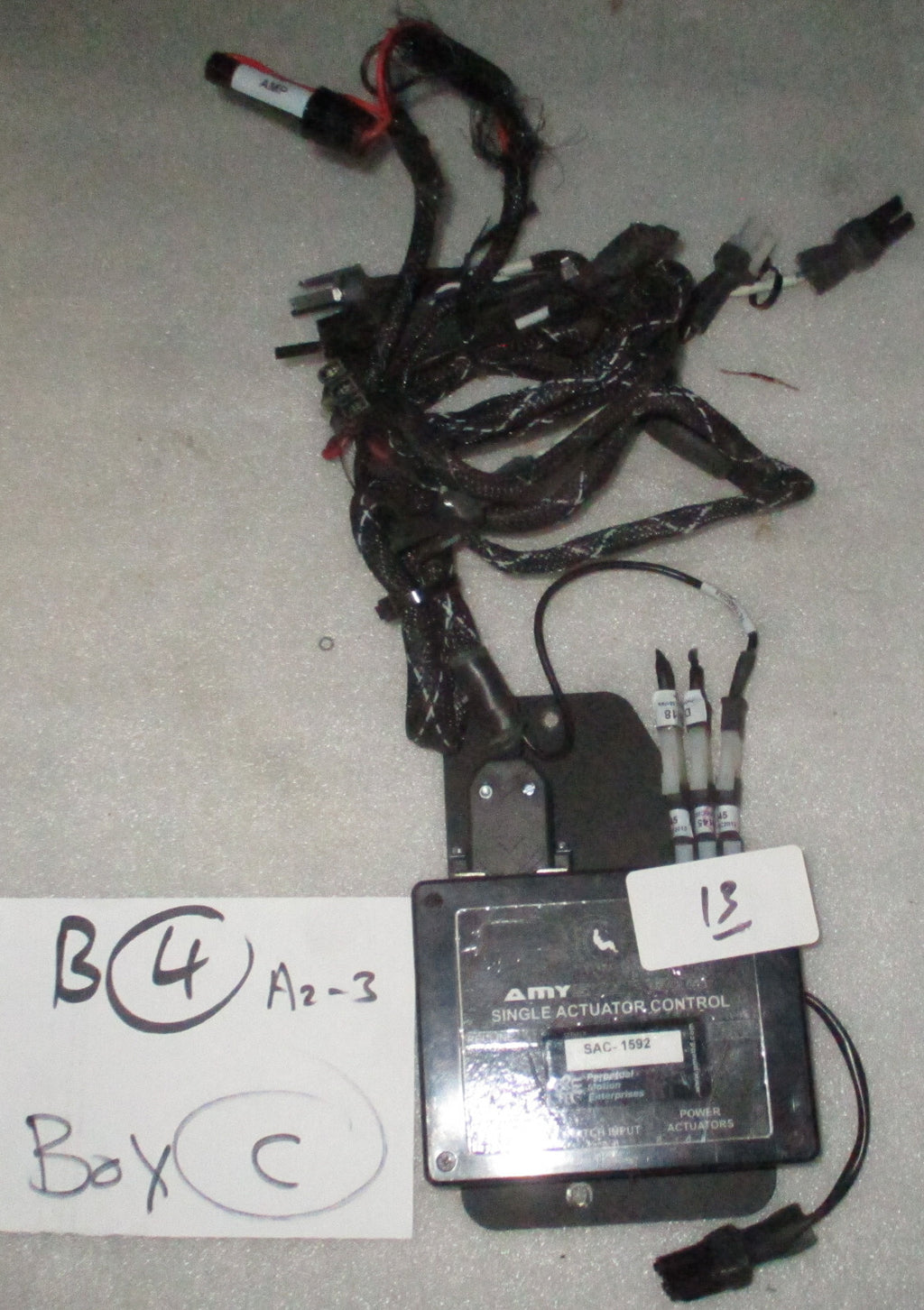 AMY SINGLE ACTUATOR CONTROL SAC-1592 WITH CABLES AS PICTURES