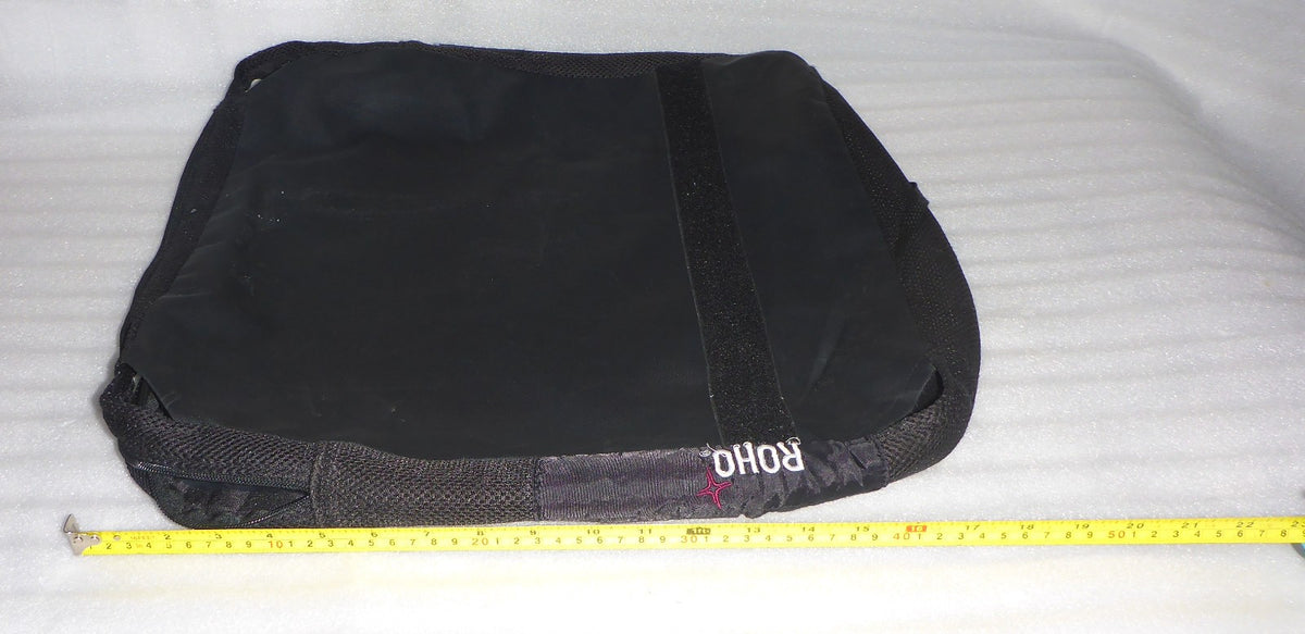 ROHO W.CH. CUSHION USED 18.25X18.25X4.25 INCH GOOD CONDITION WITH COVER AND PUMP