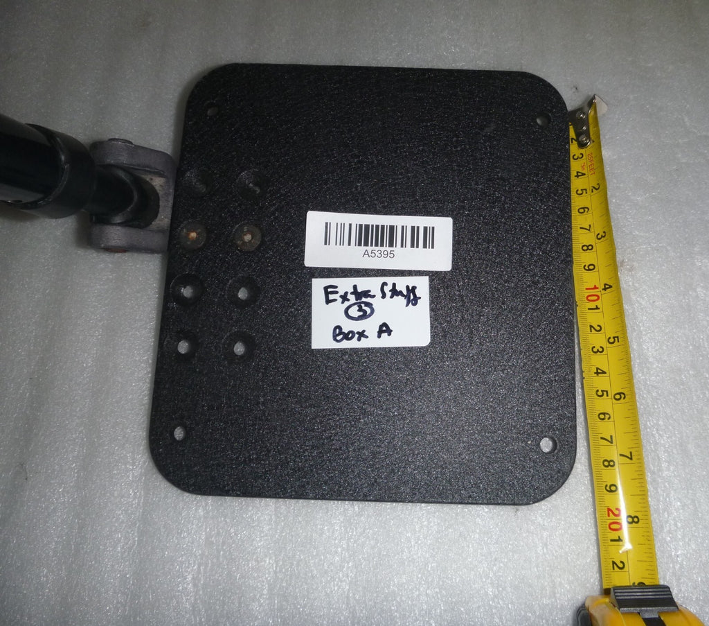 SET OF WHEELCHAIR FOOT REST GOOD CONDITION WITH MOUNT PLATES DIMENSION AS PHOTO