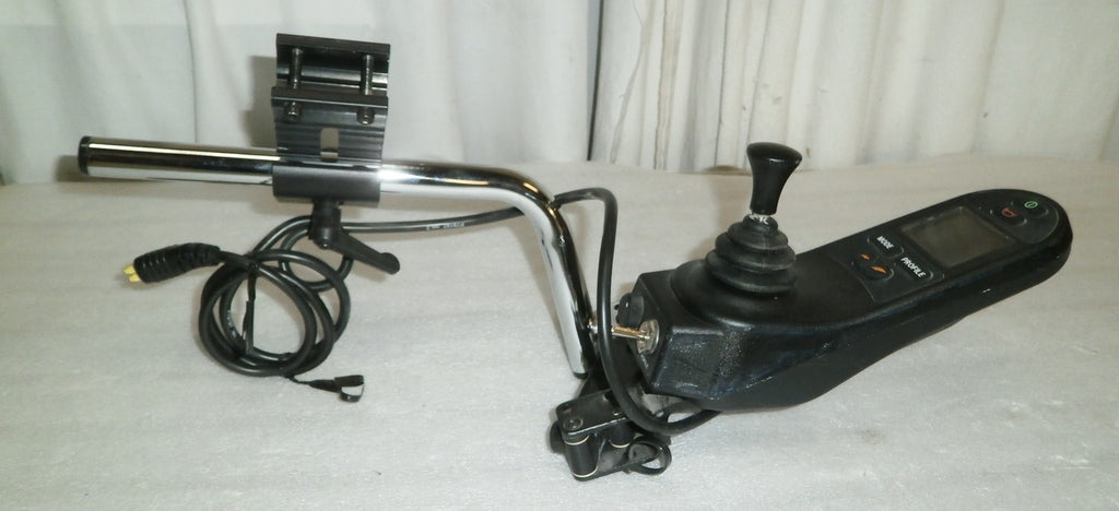 PERMOBIL R-NET JOYSTICK D51624-02 WITH SCREEN AND SWING AWAY ARMREST GOOD C
