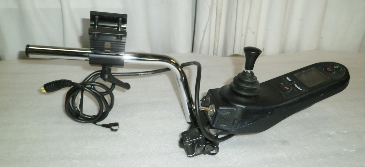 PERMOBIL R-NET JOYSTICK D51624-02 WITH SCREEN AND SWING AWAY ARMREST GOOD C