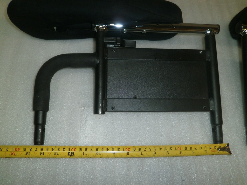 PAIR OF WHEELCHAIR ARM REST LEFT AND RIGHT WITH MOUNTS FOR QUICKIE QM-710