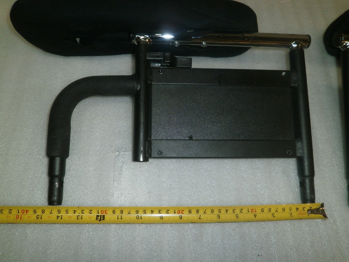 PAIR OF WHEELCHAIR ARM REST LEFT AND RIGHT WITH MOUNTS FOR QUICKIE QM-710
