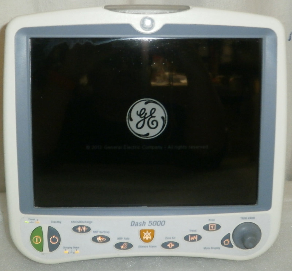 GE Dash 5000 Patient Monitor (no battery or cord included)