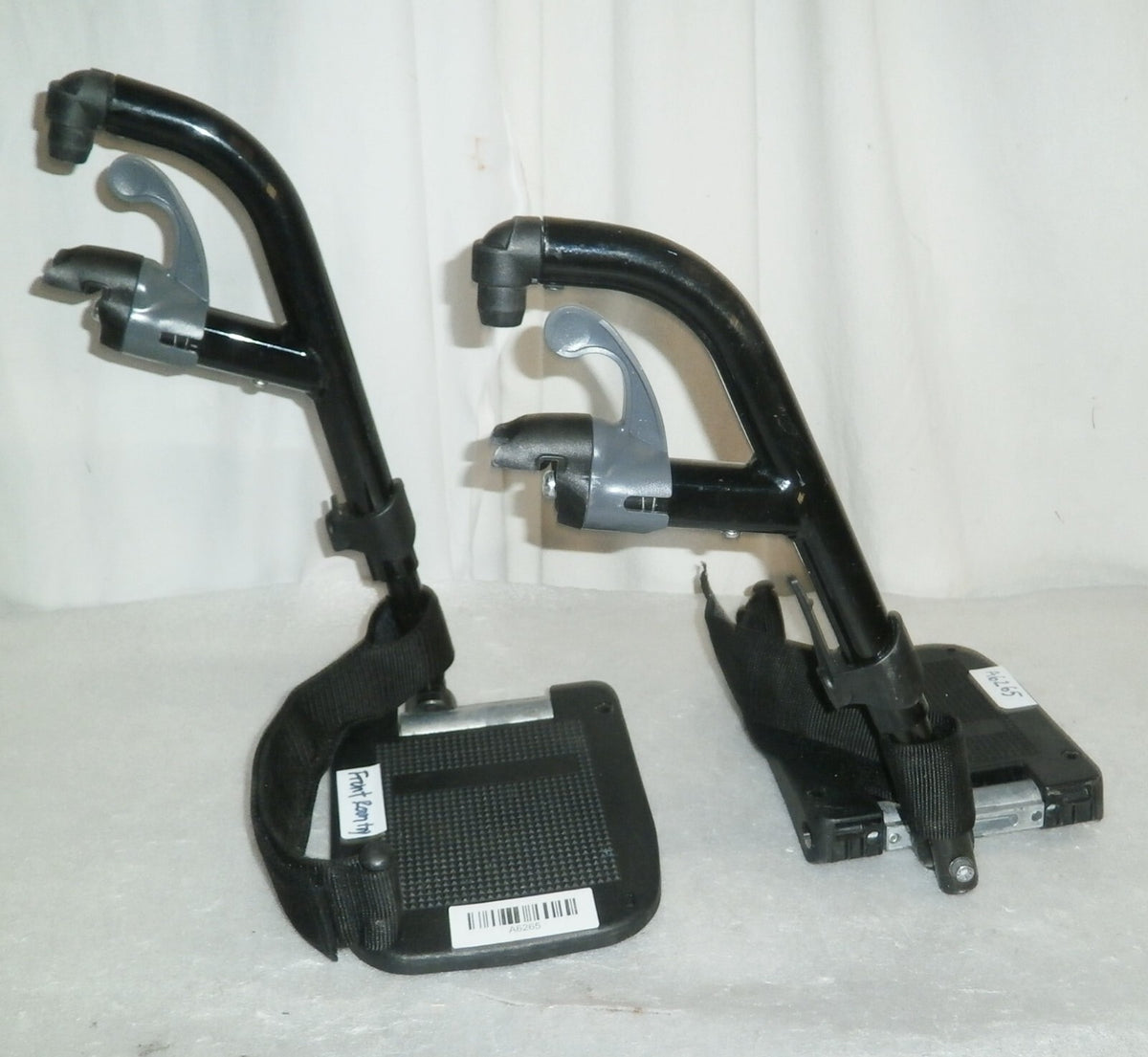 SET OF 2 WHEELCHAIR FOOT RESTS WITH MOUNT PLATES for Invacare Myon