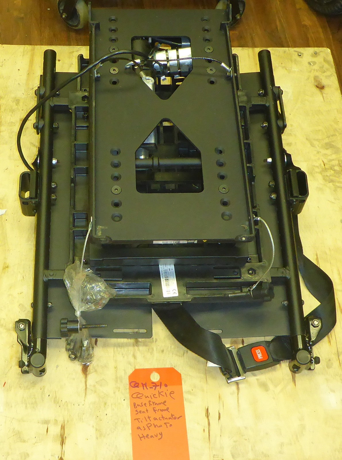 A7128 QUICKIE QM710 TILT BASE FRAME WITH TILT ACTUATOR VERY GOOD CONDITION