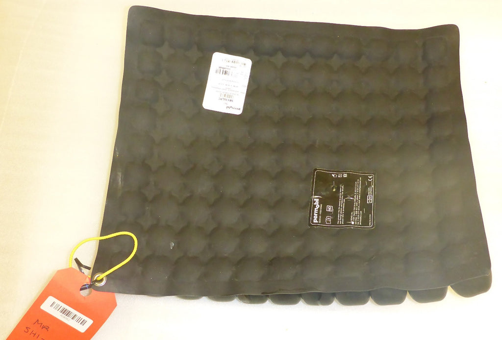 2021 ROHO WHEELCHAIR CUSHION 20X16.5X4.25 WITH PUMP AND COVER GOOD CONDITION