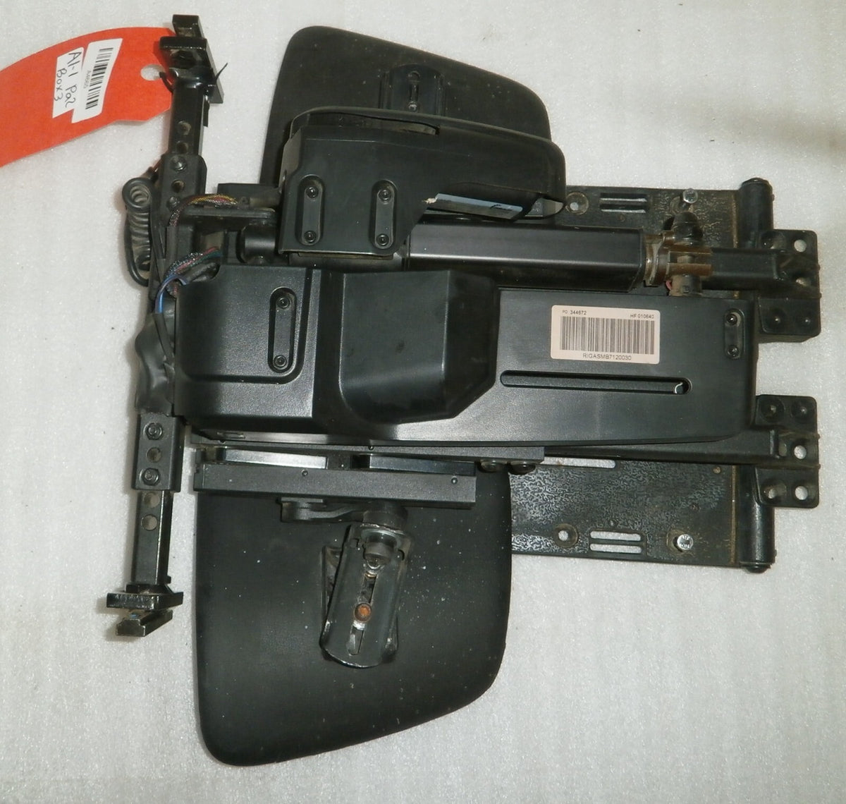 Quantum 6000Z Footrest With Power Actuator Good Condition as Pictures