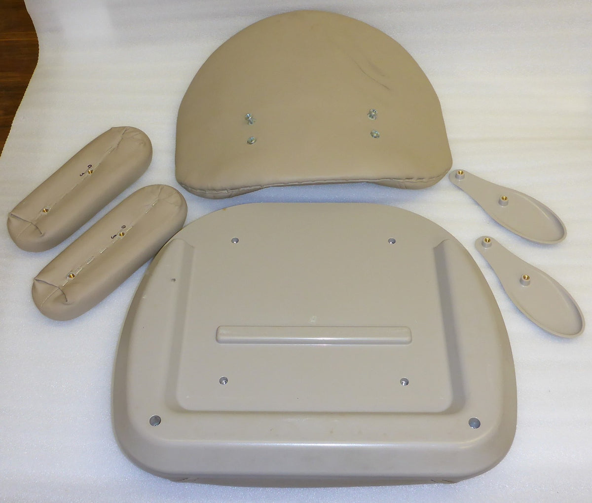 2020 BRUNO STAIR LIFT CRE 2110-2110E SEAT AND BACK CUSHION AND ARM REST GOOD CO