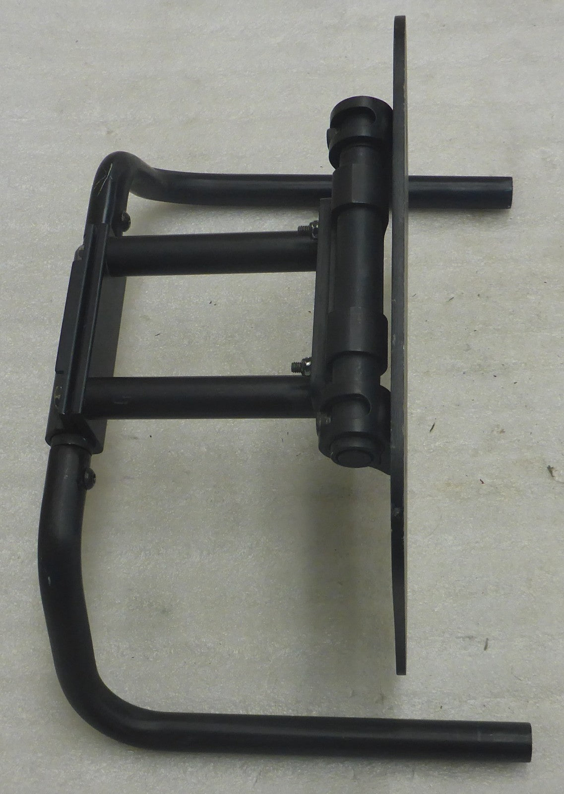 WHEELCHAIR FOOTREST DISTANCE BETWEEN PIPES 13 INCH DIAMETER OF PIPE