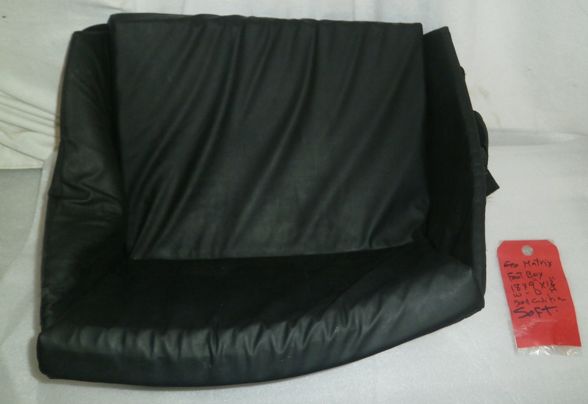 geo BLAKE foot box 18x9x2 inch soft good condition