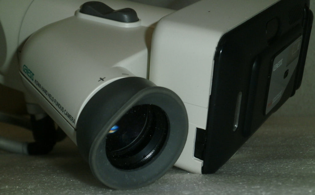 KOWA GENESIS HAND-HELD FIBER OPTIC FUNDUS CAMERA with CARRY CASE AND ACCESSORIES