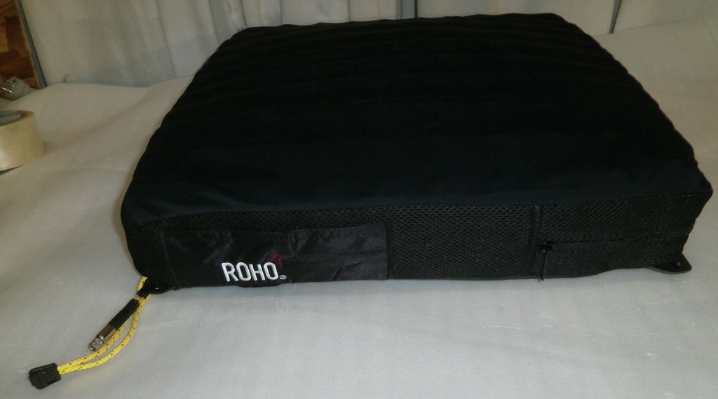 ROHO WHEELCHAIR CUSHION 18.25X18.25X4.25 " WITH COVER AND PUMP GOOD CONITION