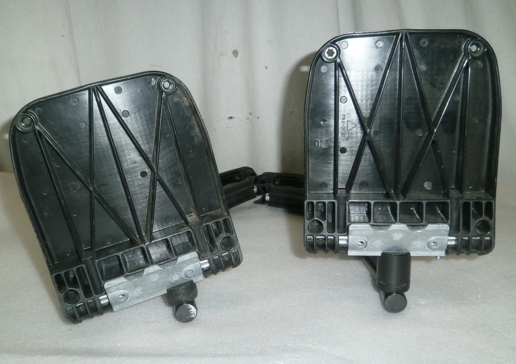 Pair of Invacare Action Leg rest for Wheelchair Very Good Condition