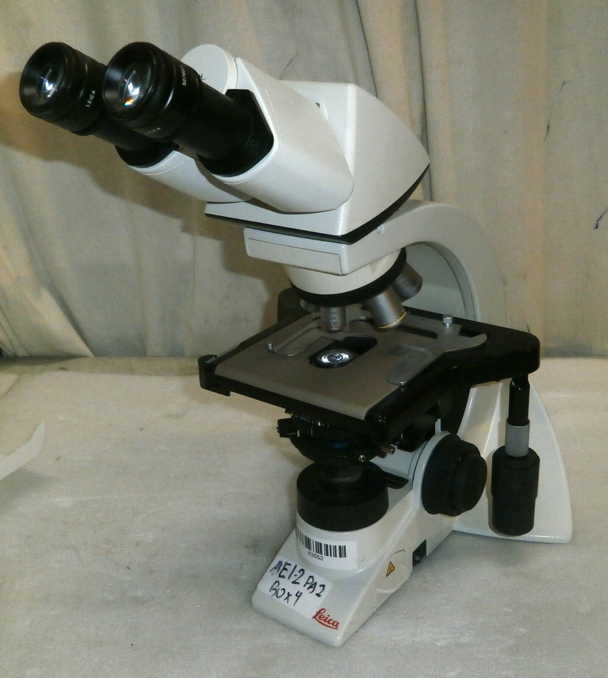 Leica Microscope DM1000 & LENSES 40x, 10x, 2.5x, 4x Lenses