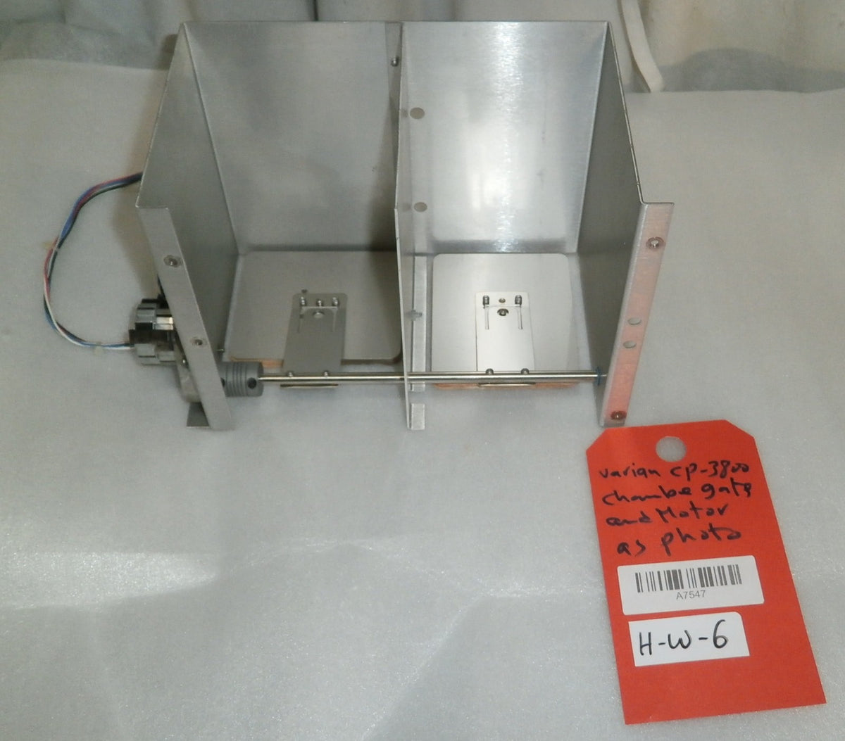 VARIAN CP-3800 CHAMBER GATE AND MOTOR AS PHOTO