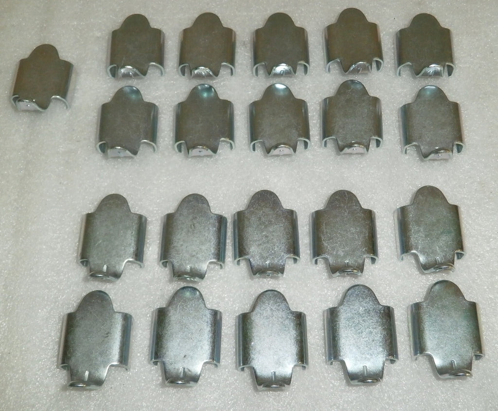 Lot of 21 pcs Camoplast Guide Track Clip 012-0106