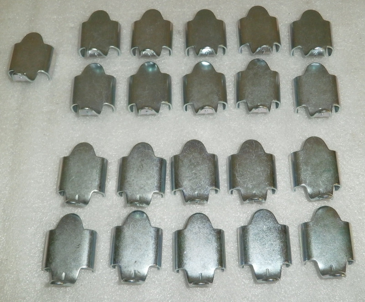 Lot of 21 pcs Camoplast Guide Track Clip 012-0106