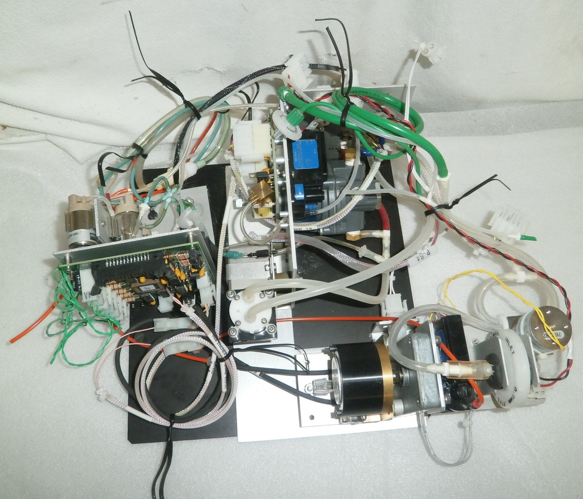 BD Biosciences LSR II Flow Cytometer 344045, 344046 & SAMPLE PRESS ASSY