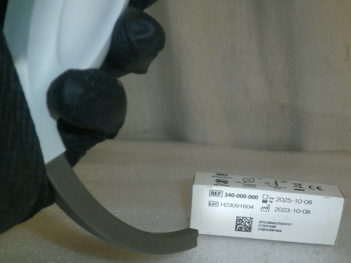 McGRATH MAC video laryngoscope w/ a new battery