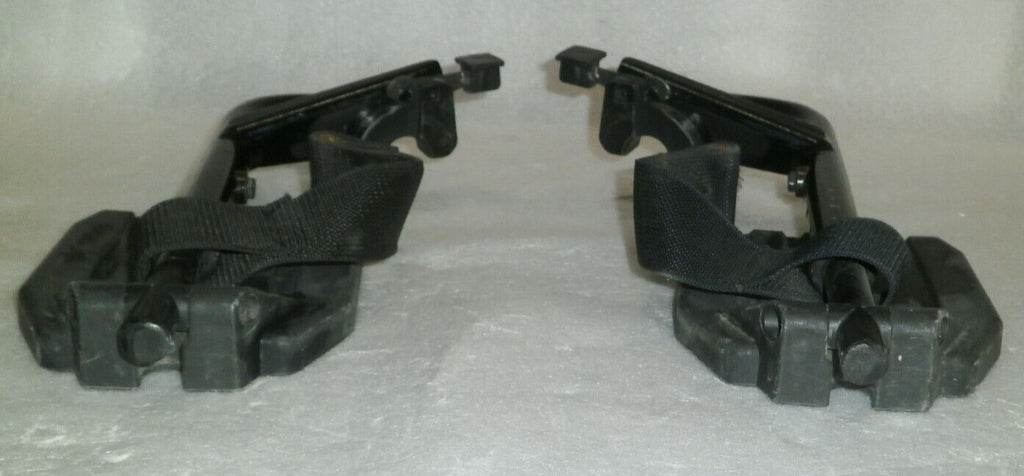 SET OF WHEELCHAIR FOOT REST GOOD CONDITION WITH MOUNT PLATES DIMENSION AS PHOTO