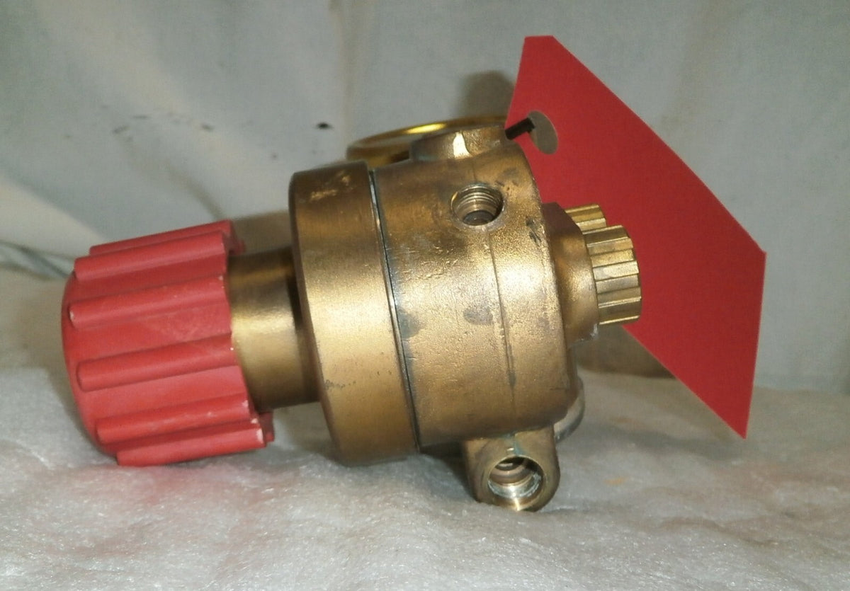 AIR LIQUID PRESSURE REGULATOR with 110-1607 AND PSI GAUGES VERY GOOD CONDITION