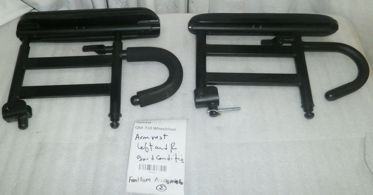 PAIR OF WHEELCHAIR ARM REST LEFT AND RIGHT WITH MOUNTS FOR QUICKIE QM-710