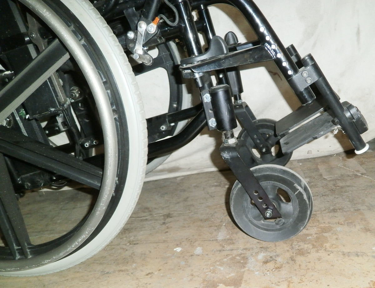 SUNRISE MEDICAL LXI WHEELCHAIR WITH SEAT WIDTH 11 INCH