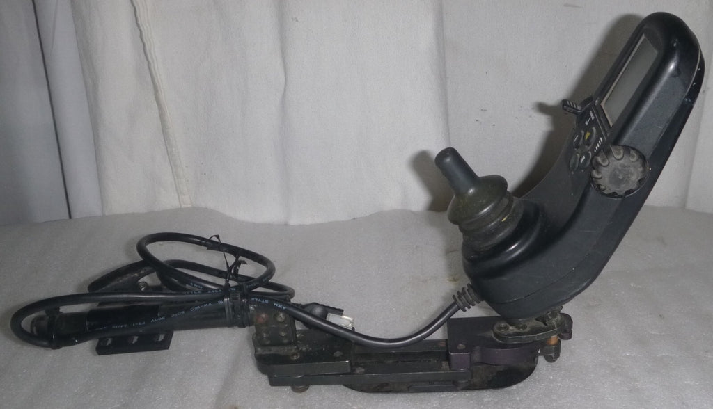 QUANTUM 6000Z WHEELCHAIR JOYSTICK WITH SWING AWAY ARM VERY GOOD CONDITION