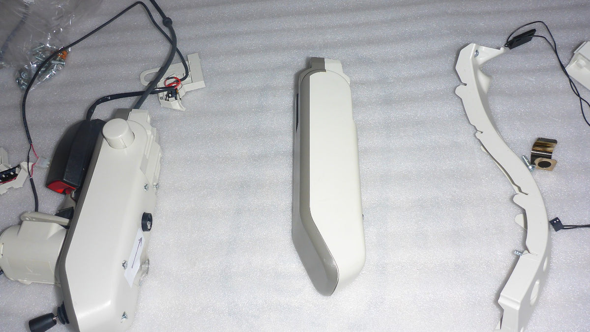 2022 HOME GLIDE STAIR LIFT ARM LET AND RIGHT AND SEAT BELT - Key Port Broken