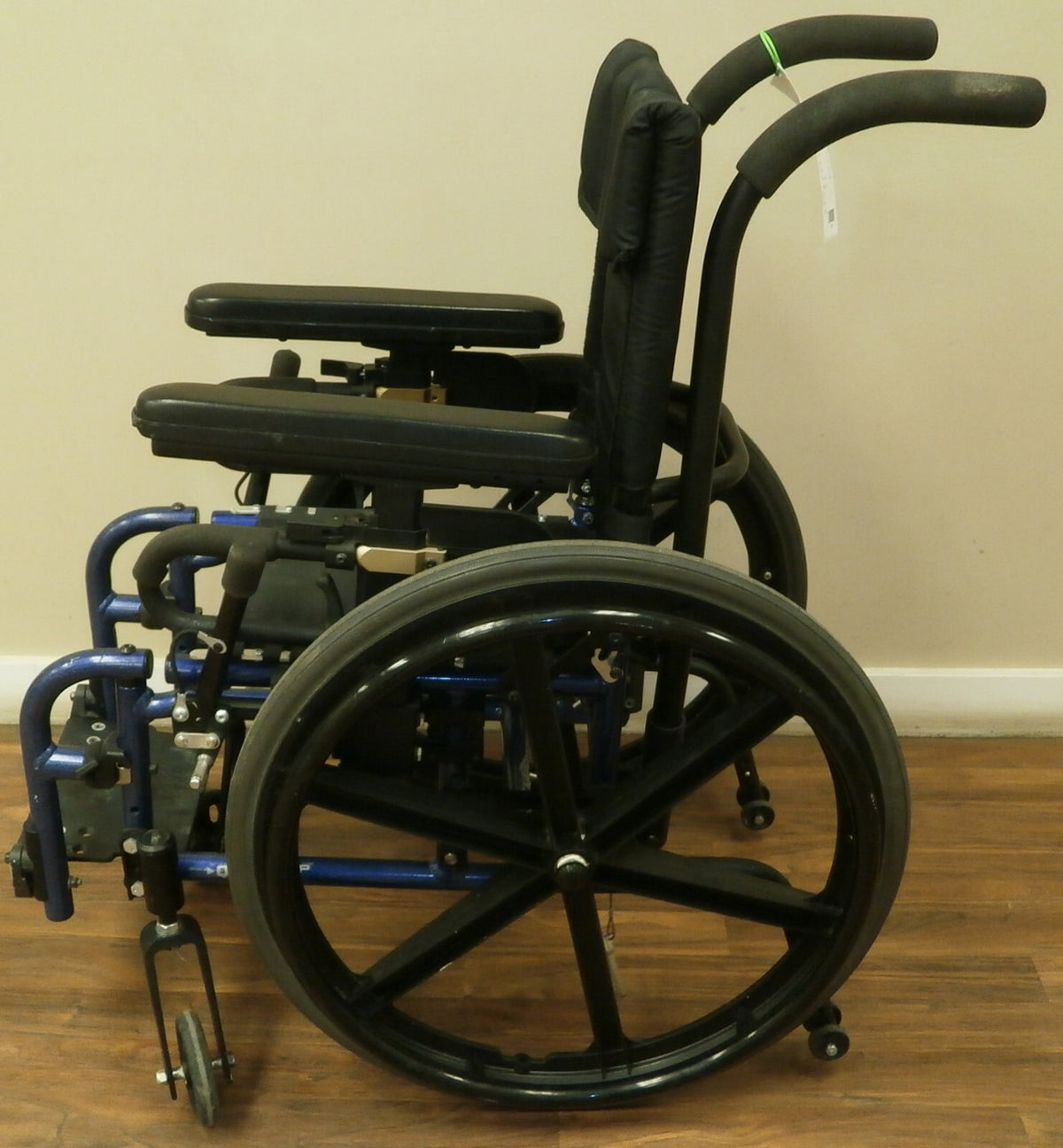 QUICKIE GP RIGID WHEELCHAIR LIGHT WEIGHT SEAT WIDTH 12 INCH VERY GOOD CONDITION