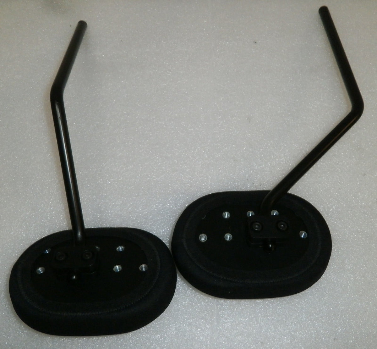 ONE QUANTUM MOUNT AND 2 PADS WITH RODS PERFECT CONDITION AS PHOTO