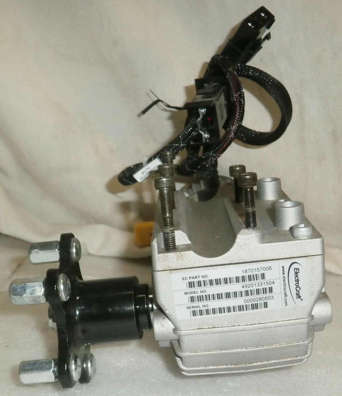 TWO QUANTUM 2016 MOTORS 925-101-006 925-101-005 MOTORS