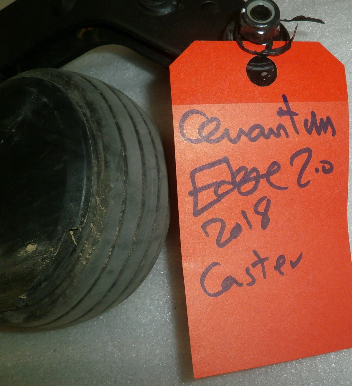 SET OF 2 QUANTUM EDGE 2.0 2018 CASTERS WITH FRAME AND ABSORBER GOOD AS PICTURES