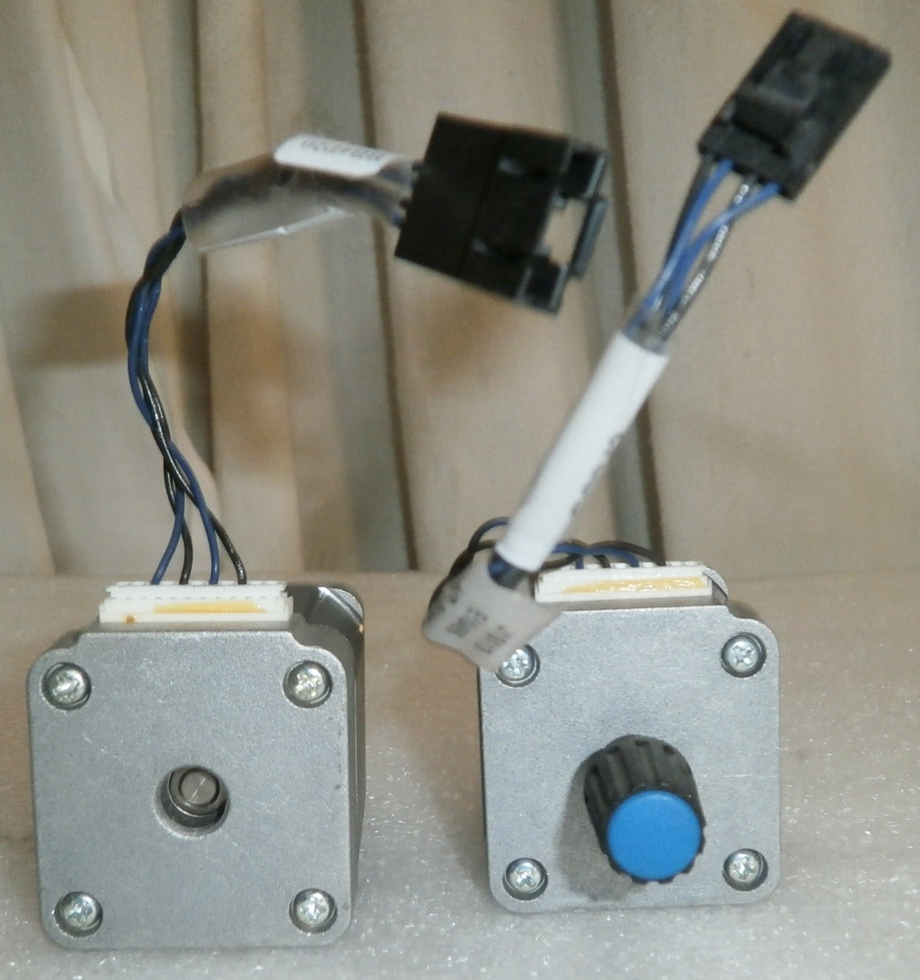 QUANTITY OF 2 MOTORS SERVO KH42KM2-251 AND KH42KM2-961 GOOD CONDITION