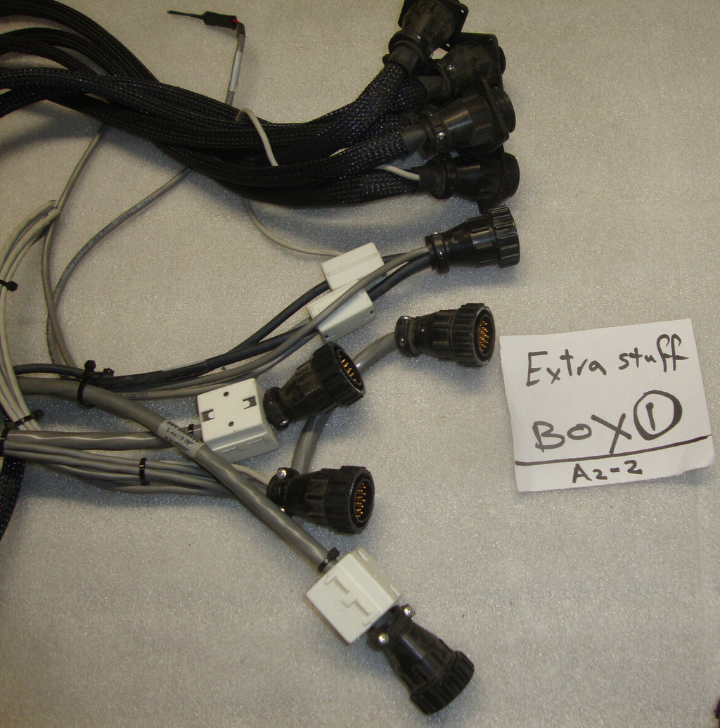 206039-1 TE CONNECTIVITY CIRCULAR CONNECTORS WITH CABLES AS PICTURES