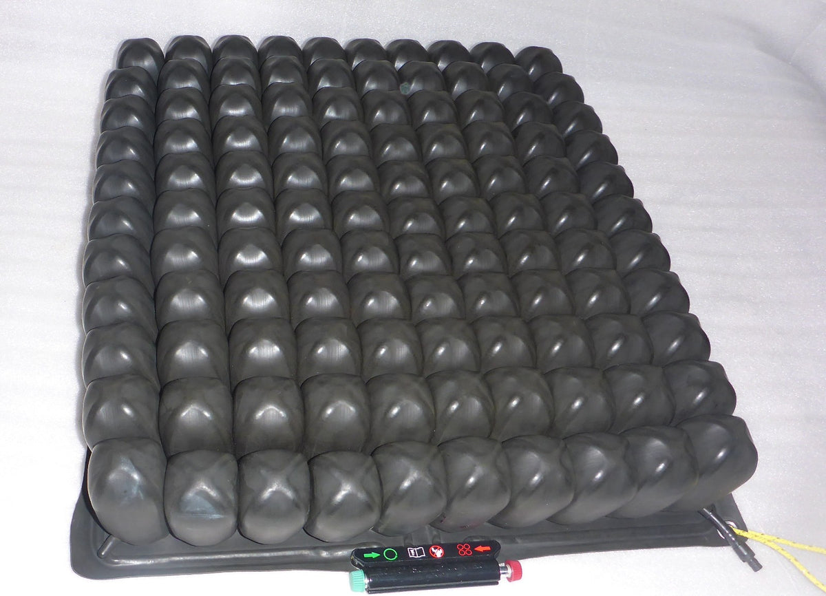 ROHO WHEELCHAIR CUSHION USED 19.5X20.25X4.25 INCH GOOD CONDITION TESTED .