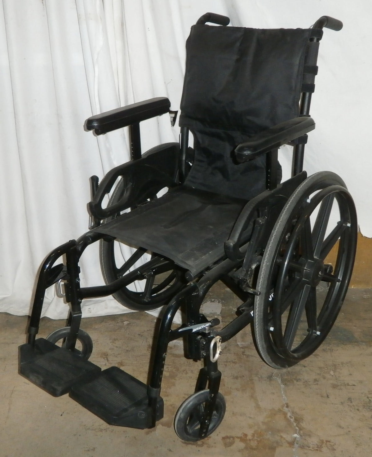 MOTION COMPOSITE MANUAL FOLD WHEELCHAIR 2022 18" SEAT WIDTH, ADJUSTABLE HEIGHT