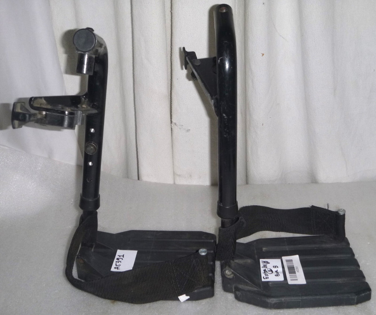 SET OF WHEELCHAIR FOOT REST GOOD CONDITION WITH MOUNT PLATES DIMENSION AS PHOTO