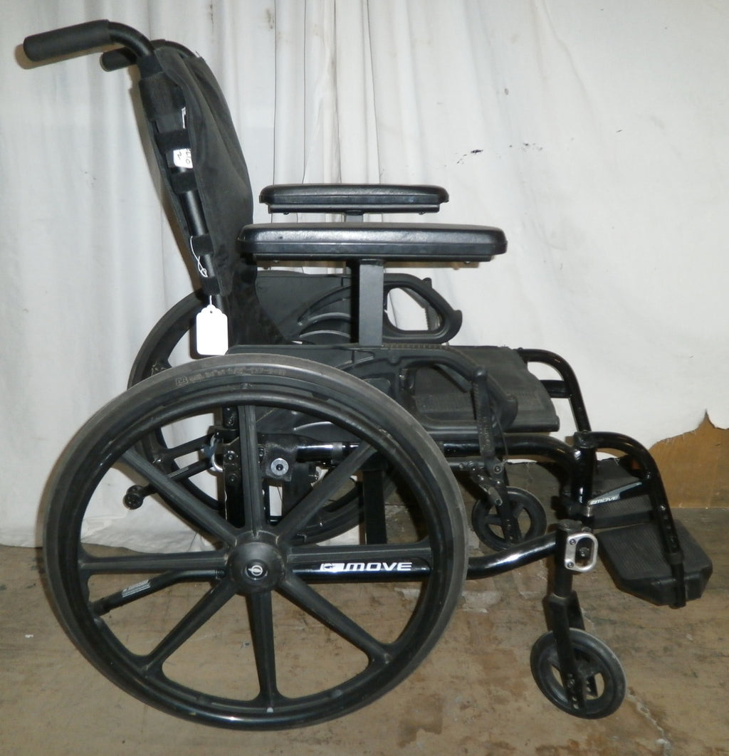 MOTION COMPOSITE MANUAL FOLD WHEELCHAIR 2022 18" SEAT WIDTH, ADJUSTABLE HEIGHT
