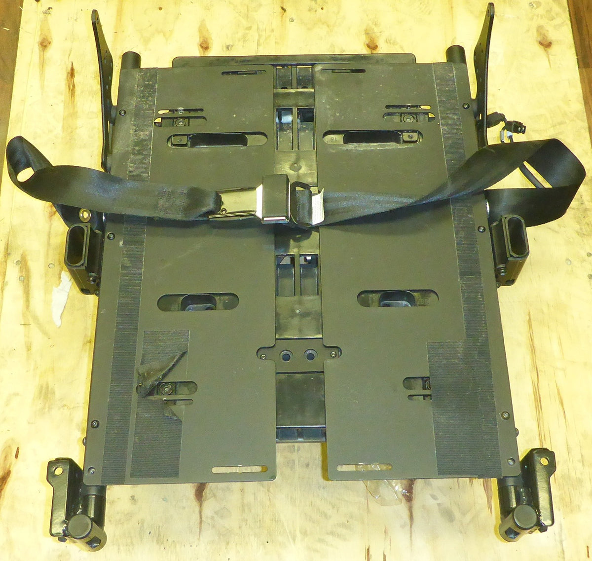 A7128 QUICKIE QM710 TILT BASE FRAME WITH TILT ACTUATOR VERY GOOD CONDITION