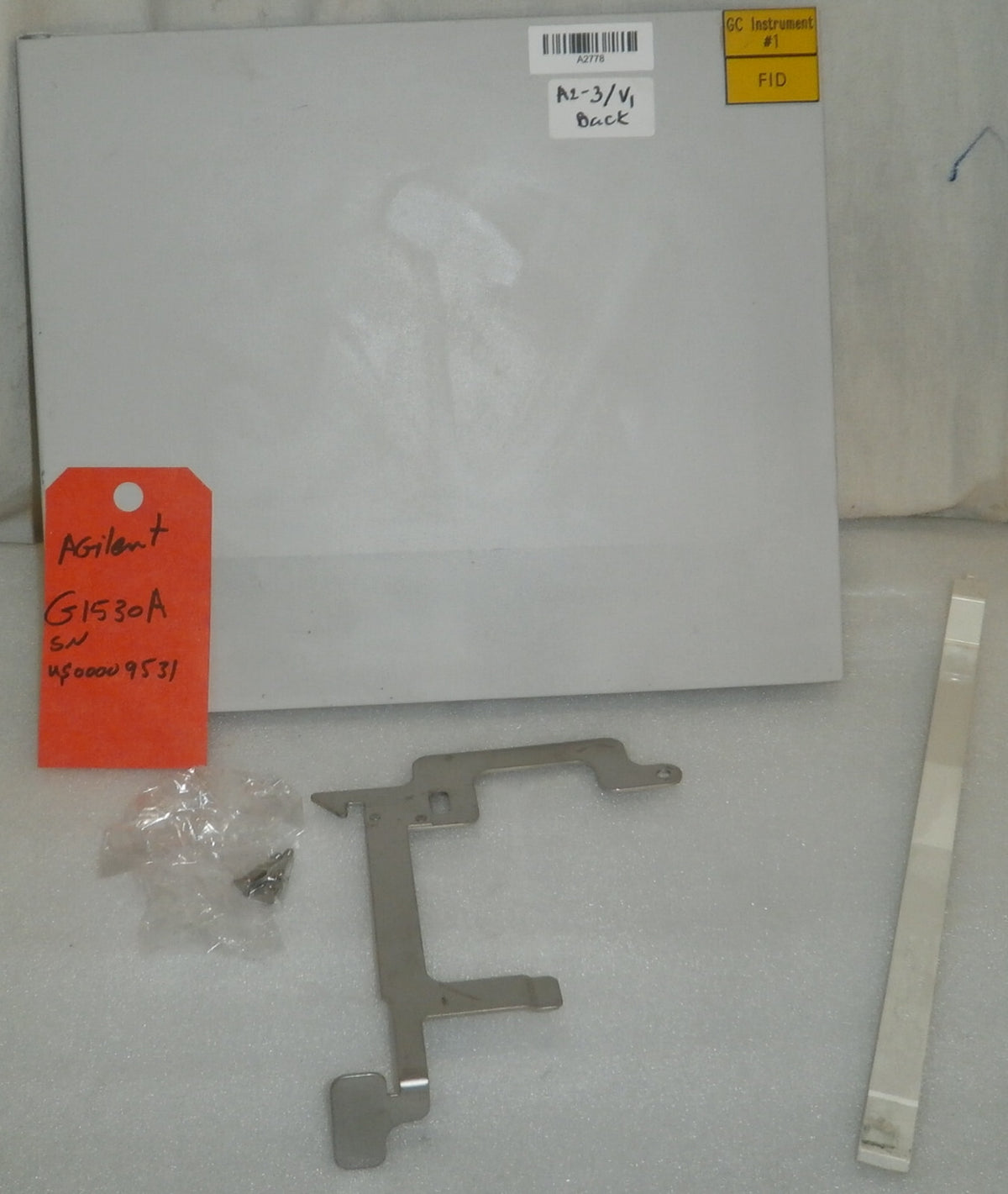 GC DOOR WITH PARTS FROM AGILENT G1530A AS PICTURES