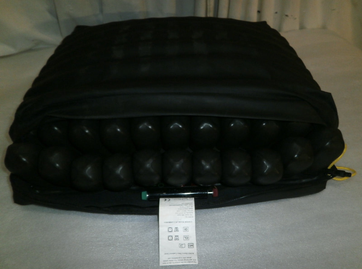 ROHO Wheelchair Cushion QS1110C Size 20.25x19.5" W/Cover and Pump Good Condition